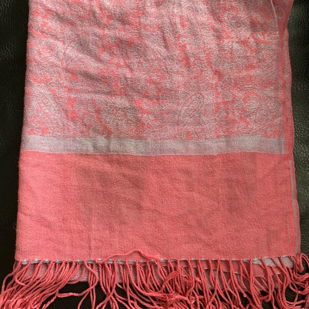 Assorted scarf bundle - Picture 3 of 5